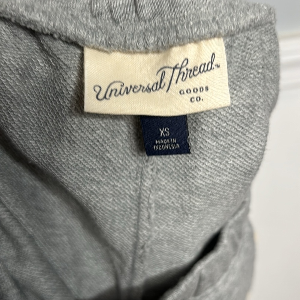Universal Thread Comfy Gray Sweat Shorts with pockets Size XS - Picture 4 of 5